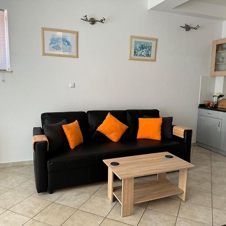 Lovely Split Level Apartment With Sea View, Pool, Free Parking And Wifi Cavtat Exterior photo