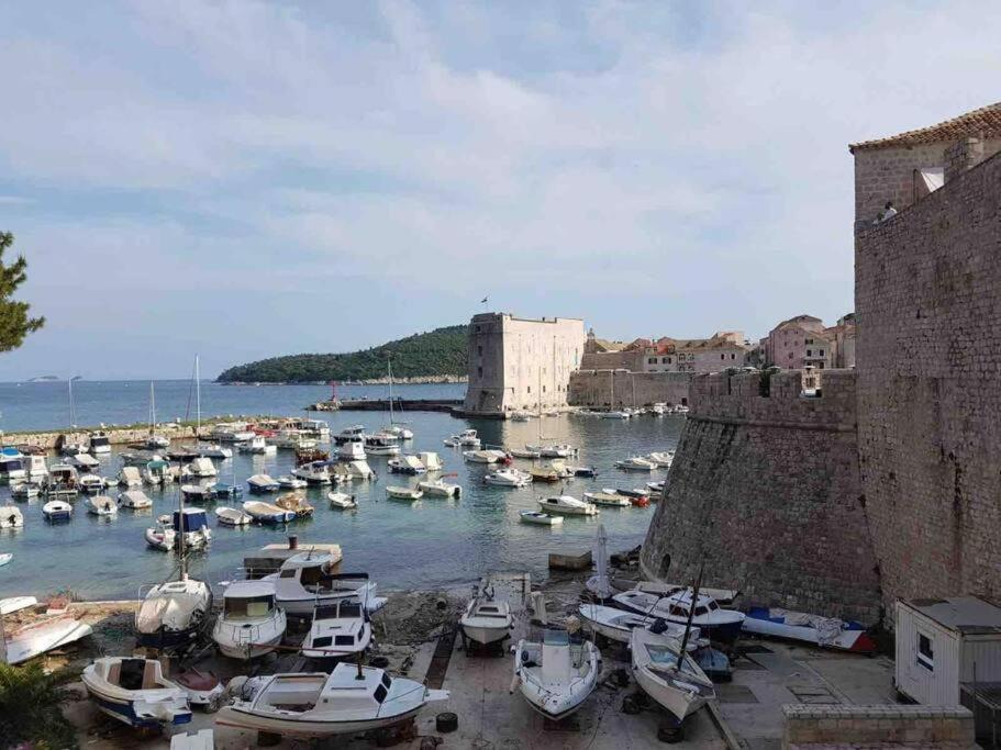 Lovely Split Level Apartment With Sea View, Pool, Free Parking And Wifi Cavtat Exterior photo