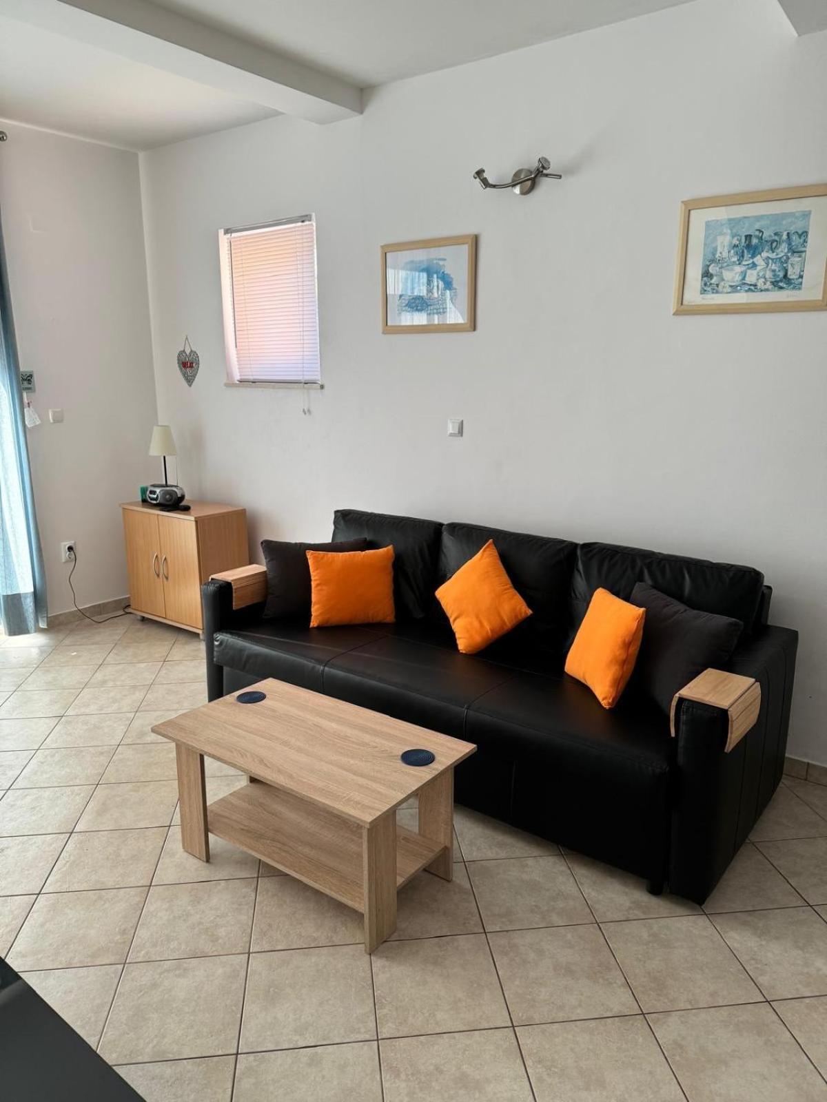 Lovely Split Level Apartment With Sea View, Pool, Free Parking And Wifi Cavtat Exterior photo